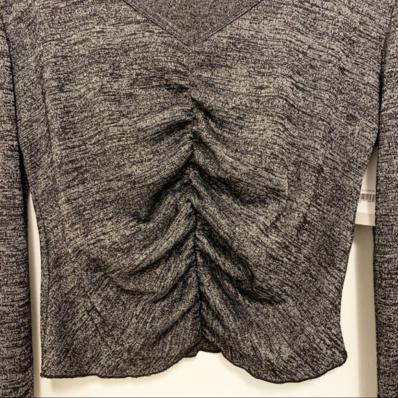 Nordstrom BP Long Sleeve V Neck Ruched Crop Top L - Picture 3 of 7